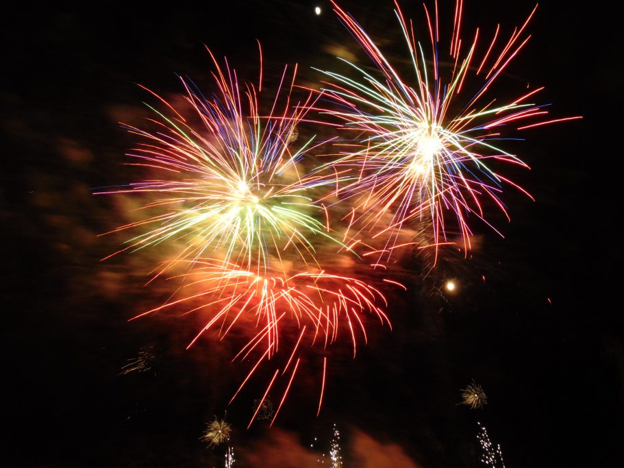Feuerwerk mit bunten Effekten